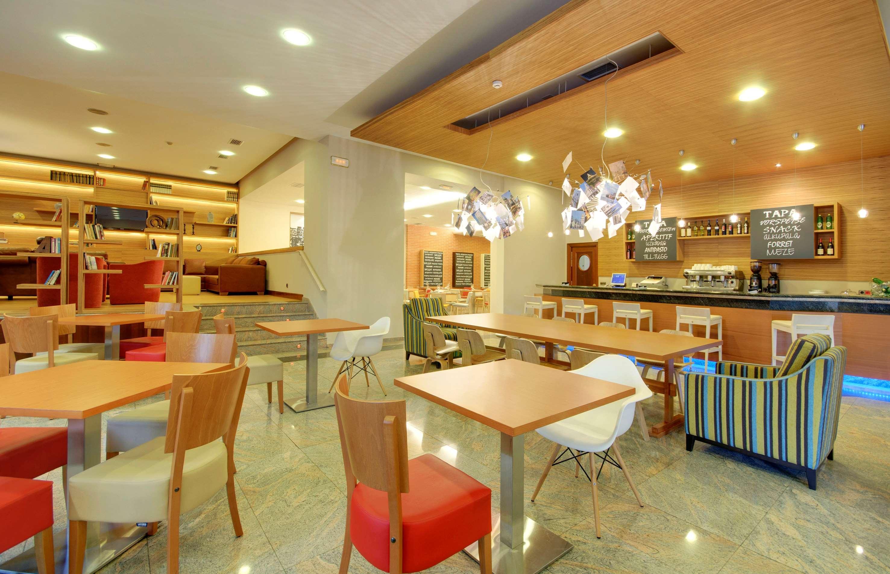 Hotel Santiago Plaza Affiliated By Melia Сантьяго-де-Компостела Ресторан фото