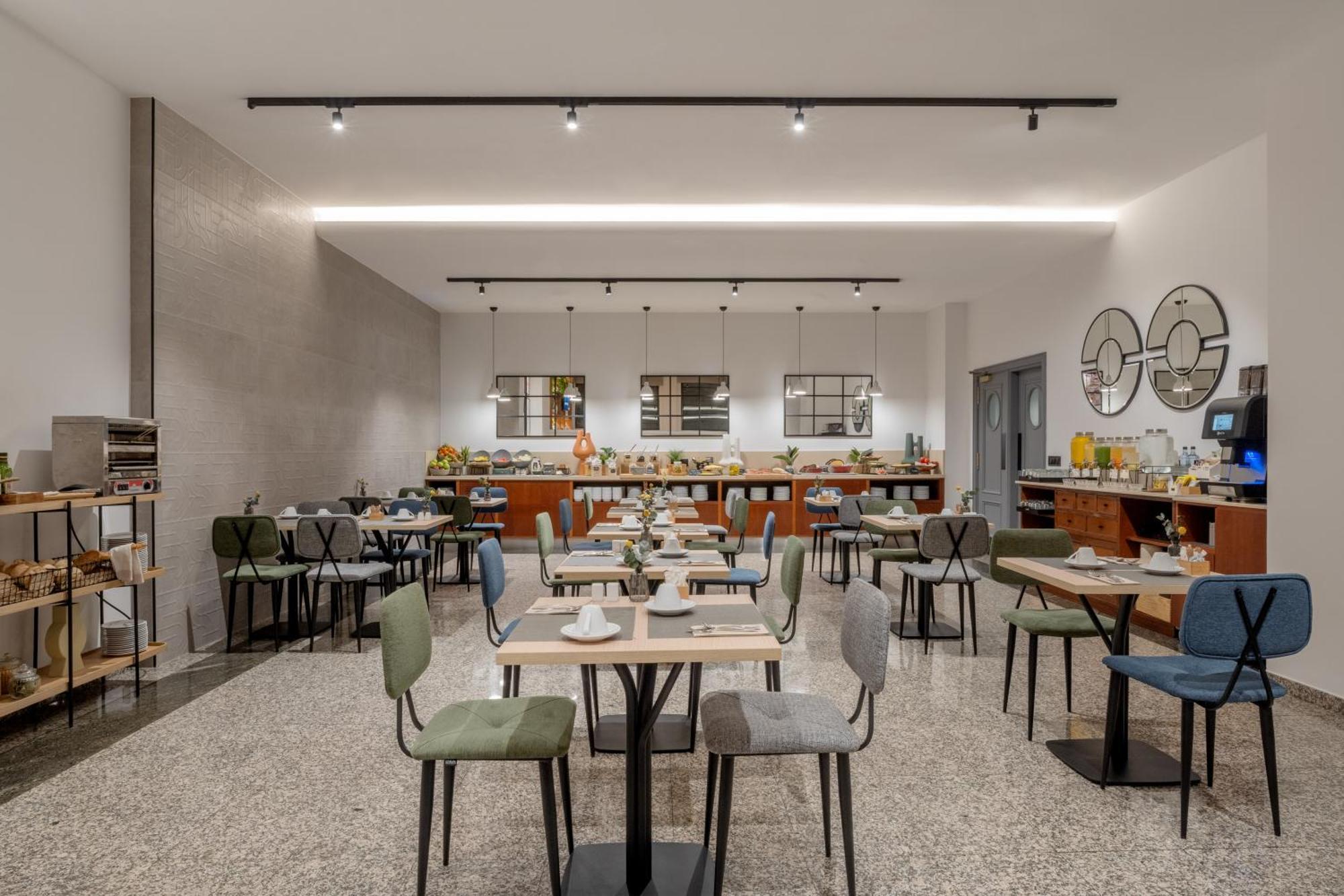Hotel Santiago Plaza Affiliated By Melia Сантьяго-де-Компостела Экстерьер фото